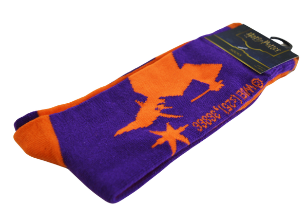 Licensed Harry Potter Weasleys Mens Crew Socks, Colour One Sock oranange, one in purple, Size 6-11 (39-46 Euro) Odd Sock Design